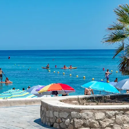 La Mar - By Almarina Villa *