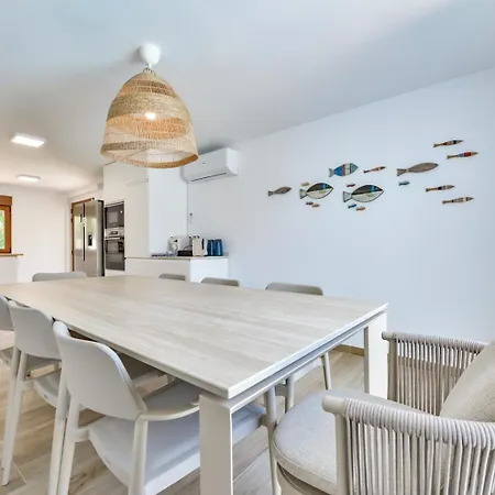 La Mar - Managed By Almarina Willa